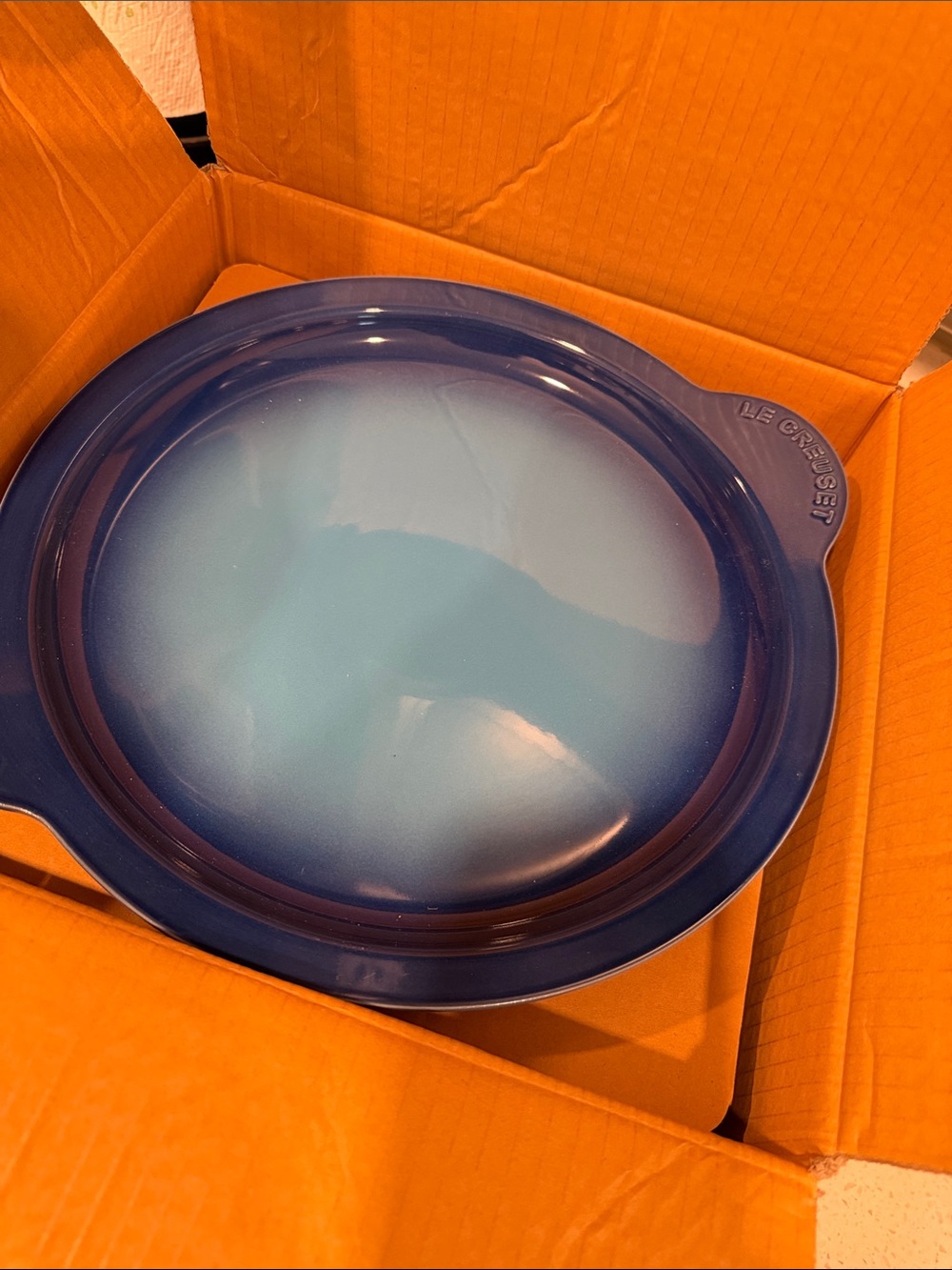 Le Creuset Azure Signature Round Multifunction Baking Dish with Platter Lid - Picture 11 of 12